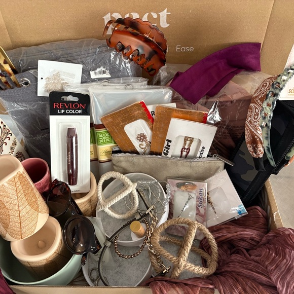 Boho Mystery Box πͺ΄πΌπ¦ - Picture 4 of 5